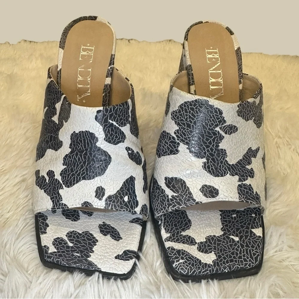 BE DII Blue & White Floral Print Mules - Picture 4 of 11